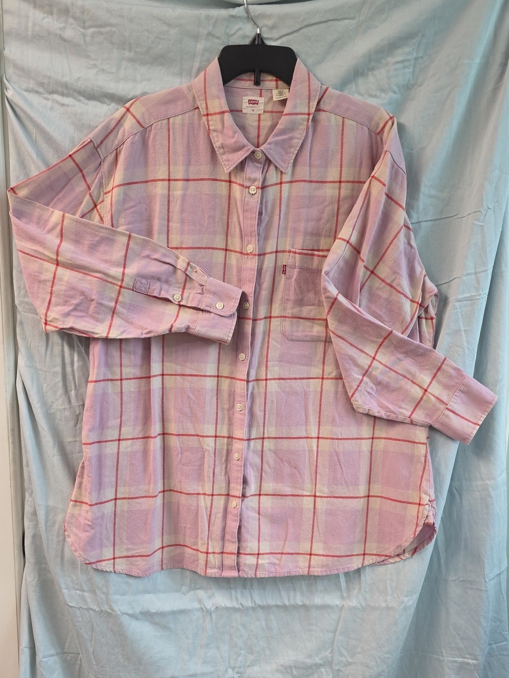 Levi’s 1XL Pink & Red Plaid Button Down Shirt Plus Size Casual